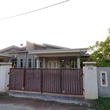 Auni Homestay كُوالا تيرينغانو المظهر الخارجي الصورة